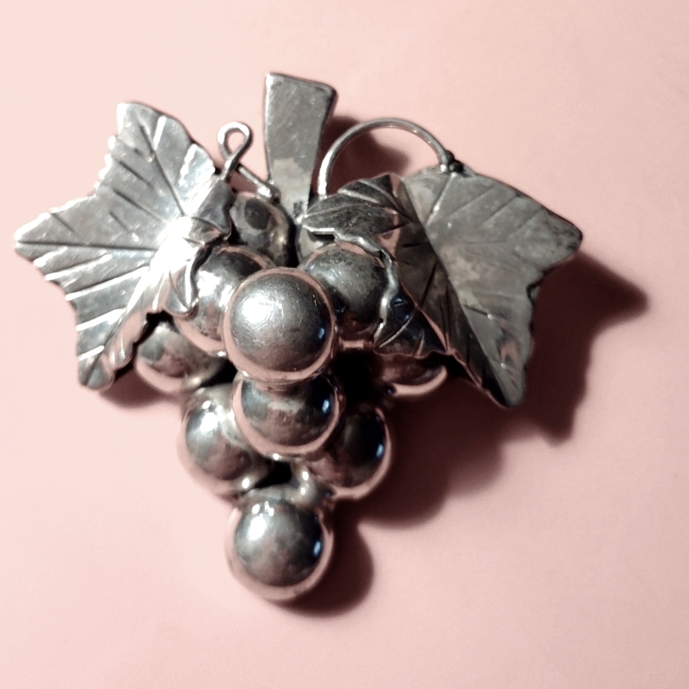 Vintage Mexico .925 Sterling Grape Pendant/Brooch